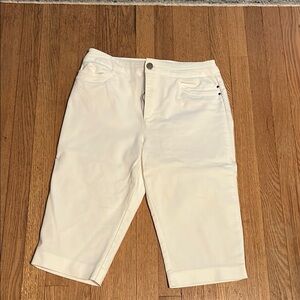 Christopher & Banks White Capris